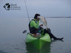 160923 KAYAKFISHING en PINAMAR1