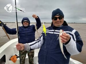 170529 PEJES EN RIO URUGUAY